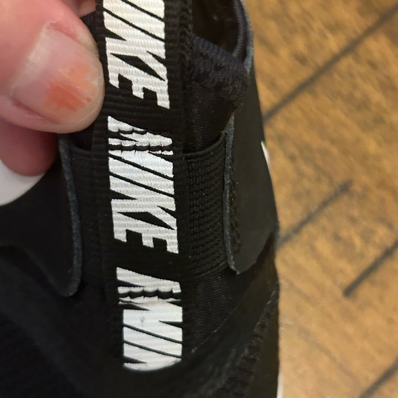 Nike Flexrunner size 5C, EUC - Picture 5 of 5